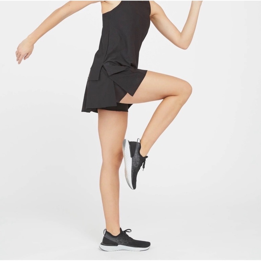 SPANX Black Skort Get Moving Athletic Short Golf‎ Breathable Skirt Gym Workout